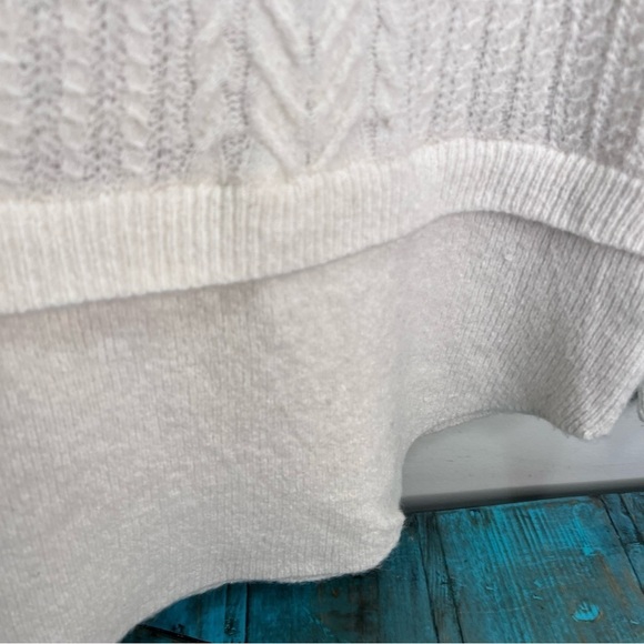 Tahari Cream Cable Knit Wool Mohair Sweater Size Small - Picture 3 of 8